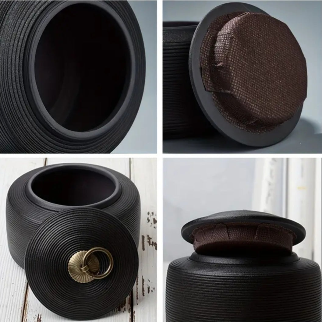 urn met een oosterse look en in het zwart-wit