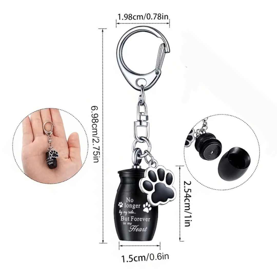 sleutelhanger met mini urn met tekst "No longer by my side, but forever in my heart"