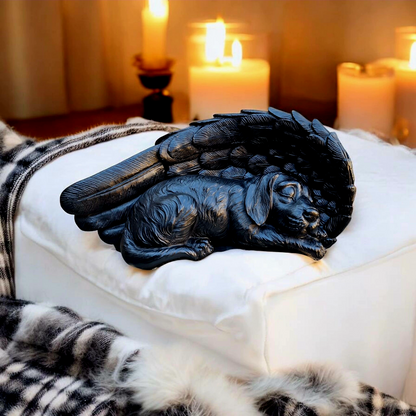 Zwarte Honden Urn – Slapend Hondje met Engelenvleugel - Groot formaat