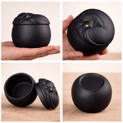 Tijdloze zwarte hondenurn geschikt voor asbewaring van een hond