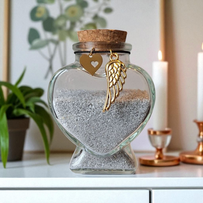 herdenkingsflesje  kan gevuld worden met een klein beetje as, een plukje haar, snorhaartjes of andere kleine aandenken