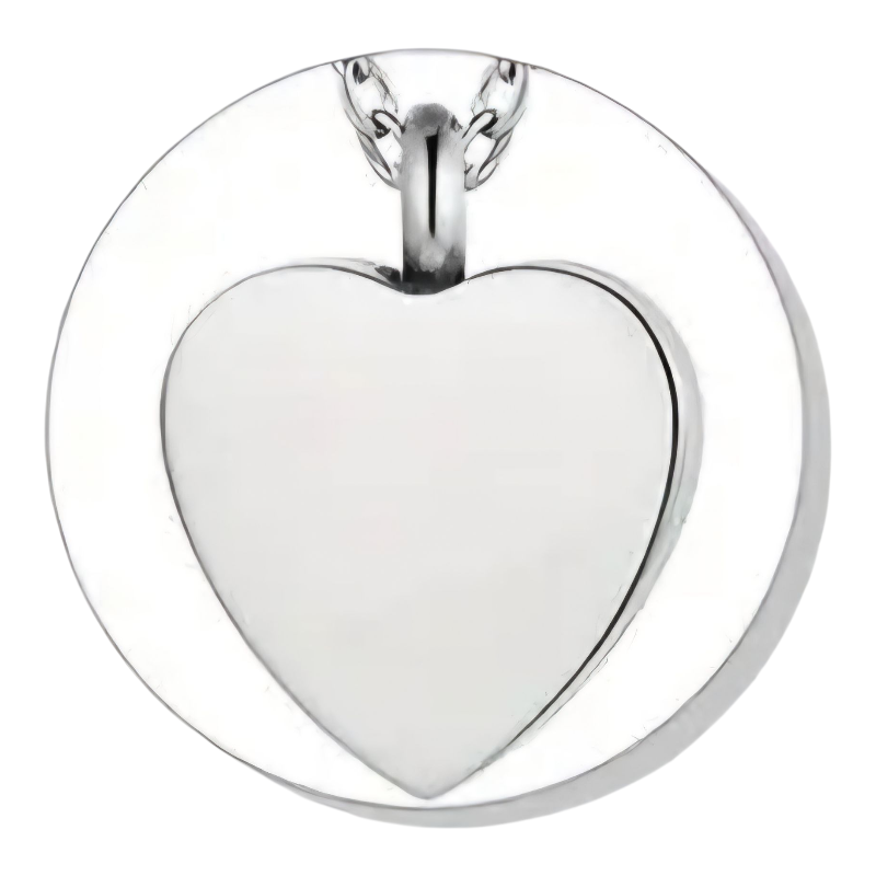 Stijlvolle hartvormige hanger in het zilverkleur, met pootafdrukjes en de tekst: "Always in my heart"