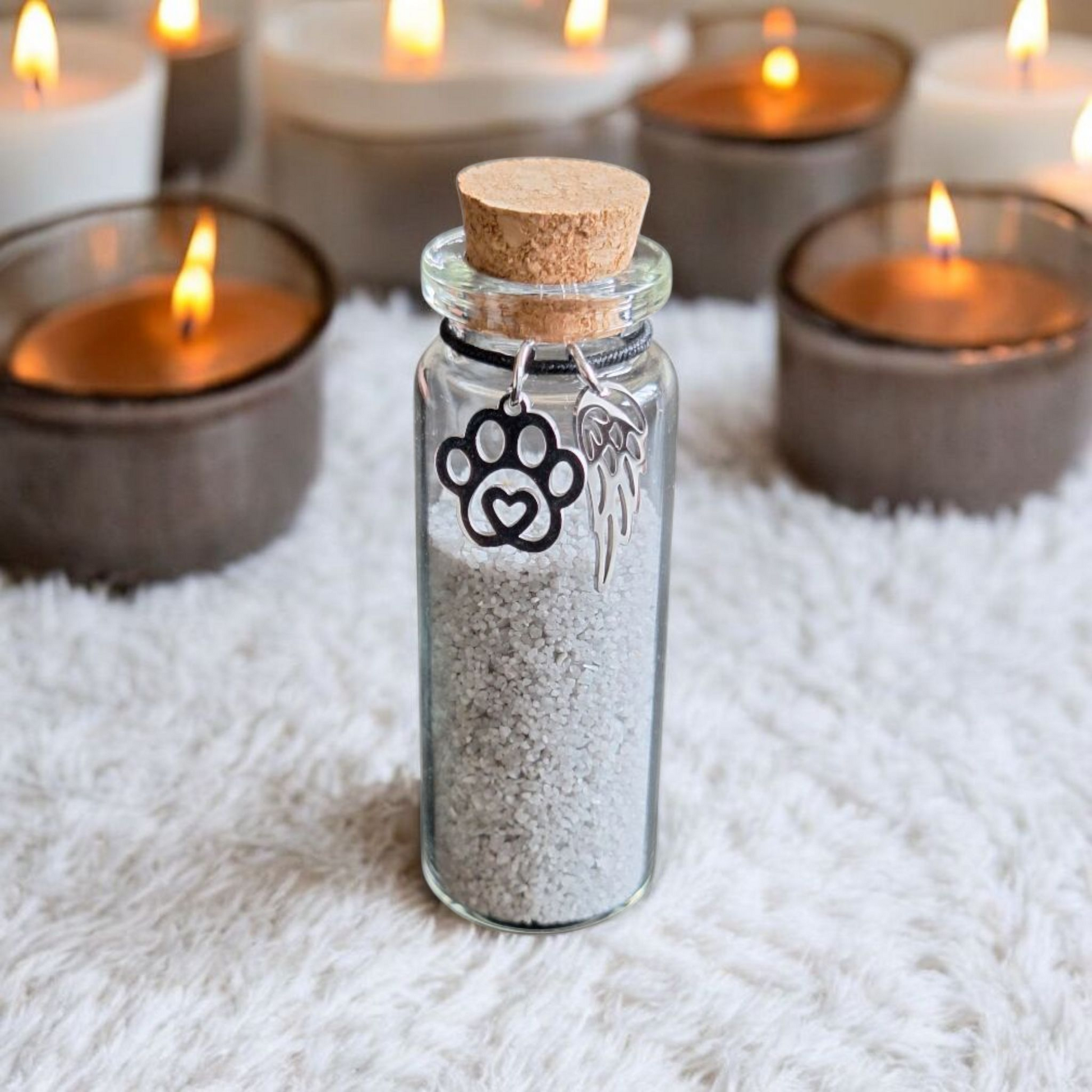 Memorial flesje voor as van overleden huisdier

