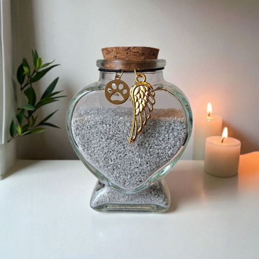 memorial flesje. Een tastbare, troostrijke manier om een beetje as of haar dichtbij je te houden.

