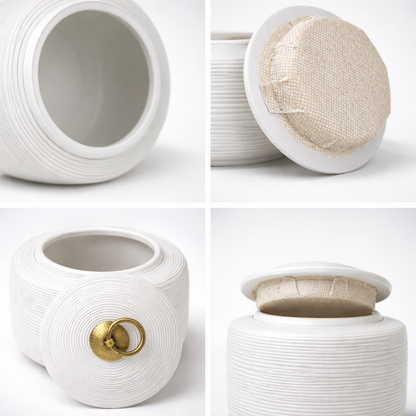 Witte urn voor huisdieren met veilige afsluiting

